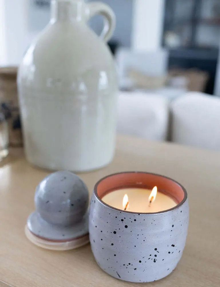 Vanilla Sandalwood Natural Home 13 Oz Scented Candle - Image 2