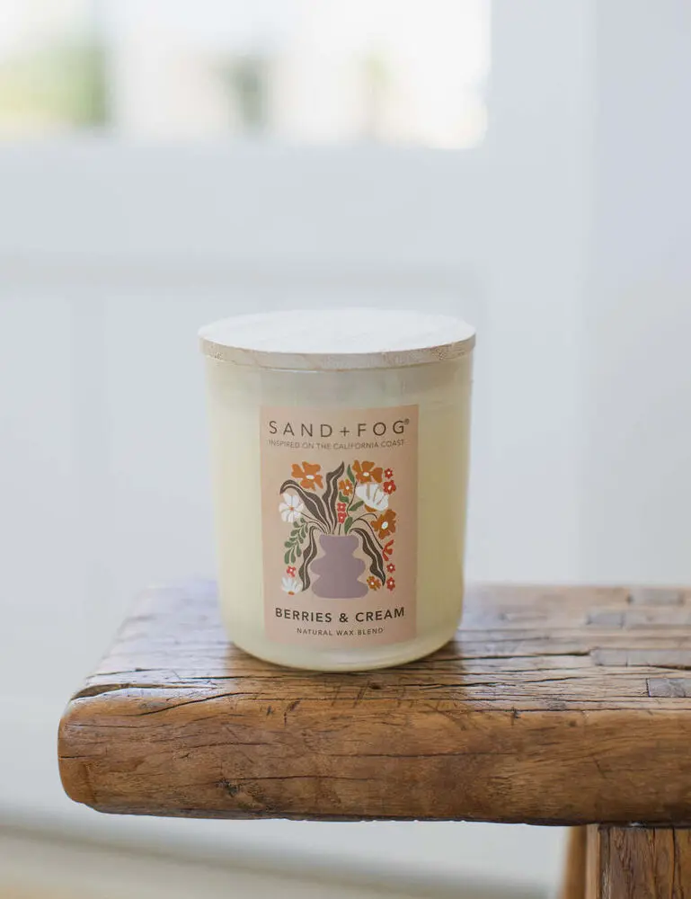 Berries & Cream 10 Oz Scented Candle - Image 2